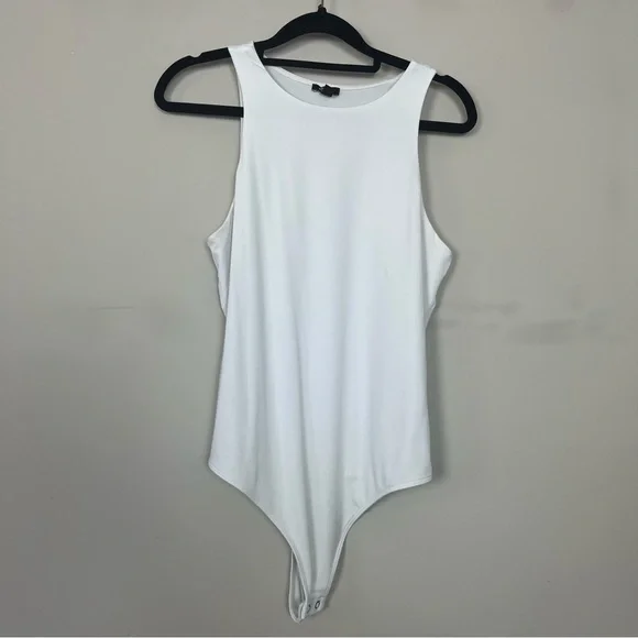 EXPRESS BODY CONTOUR COMPRESSION HIGH NECK BODYSUIT SIZE MEDIUM IN WHITE - Picture 15 of 16
